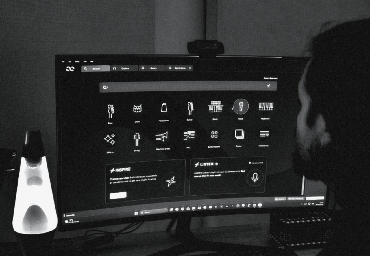 Loopcloud library open on a curved monitor